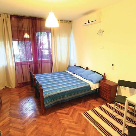 1 Bedroom Awesome Apartment In Πούλα Εξωτερικό φωτογραφία